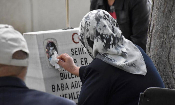 Şehit aileleri, arife ve bayramın 1. gününde kısıtlamadan muaf olacak