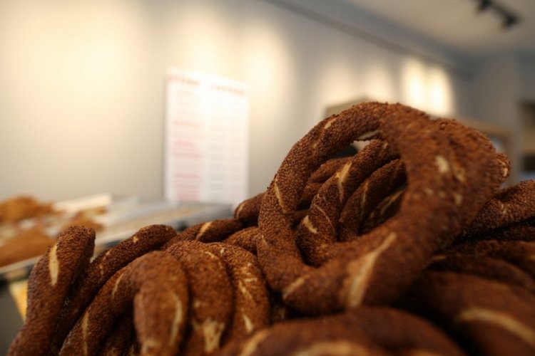 100 gram simit 2 lira 25 kuruşa yükseldi