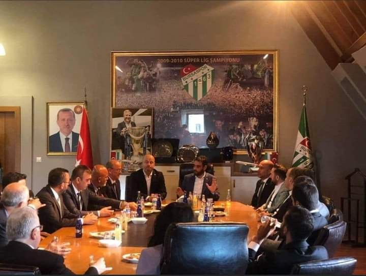 Bu Resme Dikkatle Bakın!