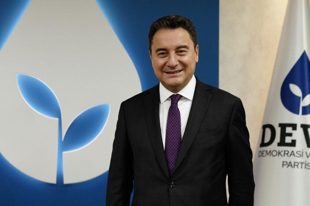 Maaşlarını Katlayanlar Milletin Huzurunu Bozuyor!