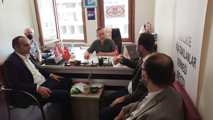 Bursa’da EYT’ye destek Saadet Partisi’den geldi.