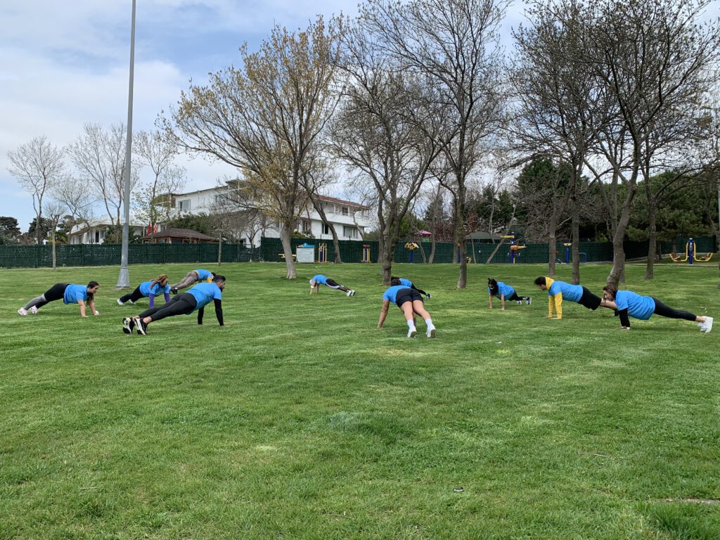 Spora dışarıda devam