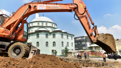 HELVALIPINAR CAMİİ’NE YILDIRIM DOKUNUŞ