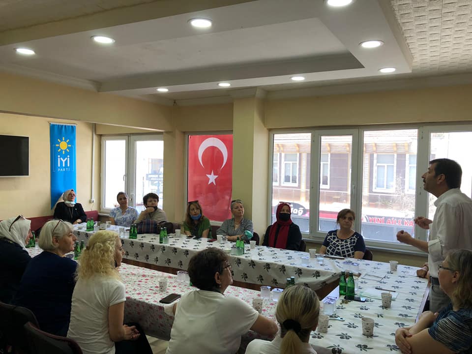 İYİ Kadınlar Mustafakemalpaşa’da…
