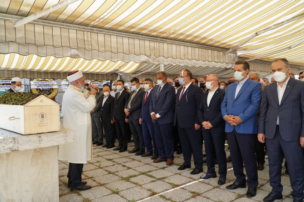 Hüseyin Özdilek’in kıymetli annesi Dürdane Özdilek son yolculuğuna uğurlandı