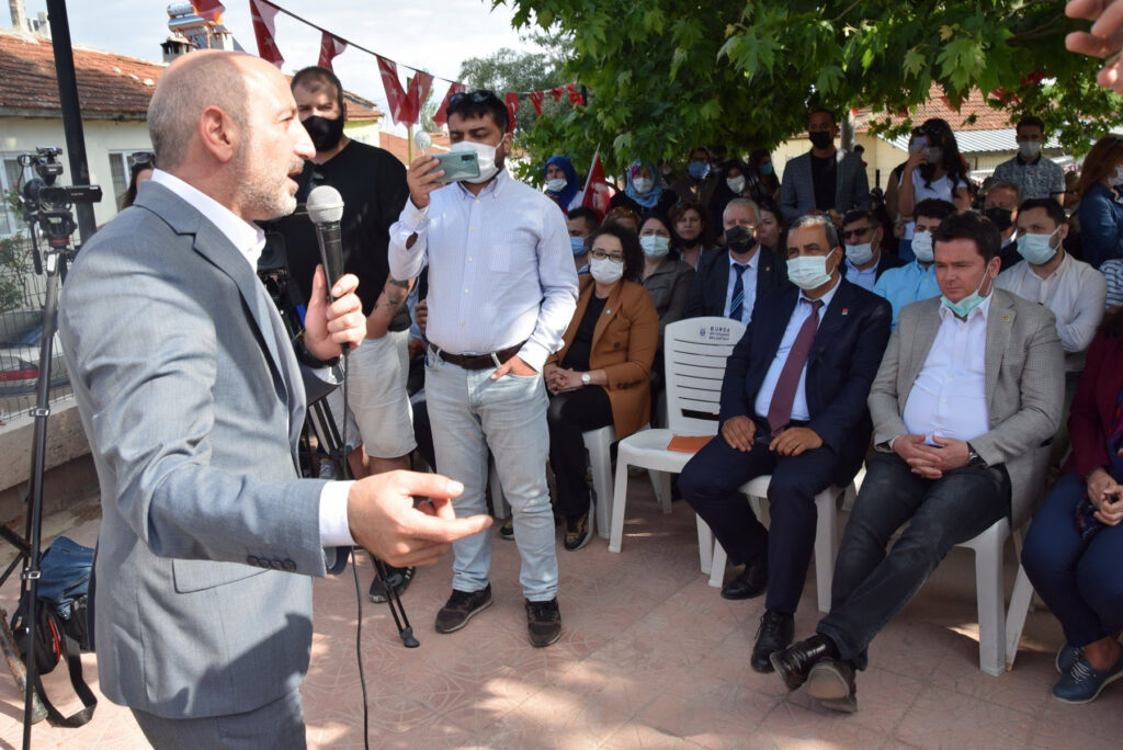 “Çevre ve yeşil AK Parti’nin işi, niye biliyor musunuz? Çevreyi satıyor, dolar yeşil ya, yeşilini alıyor”