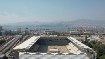 Ülkemizde futbolun ateşini yakan İzmir’in yenilenen Alsancak Stadyumu kapılarını açıyor.