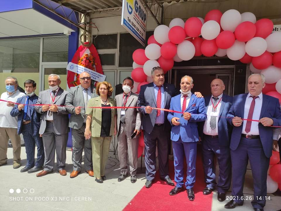 Partiler Üstü Türkiye’yi Birleştiren Bir Derneğiz!