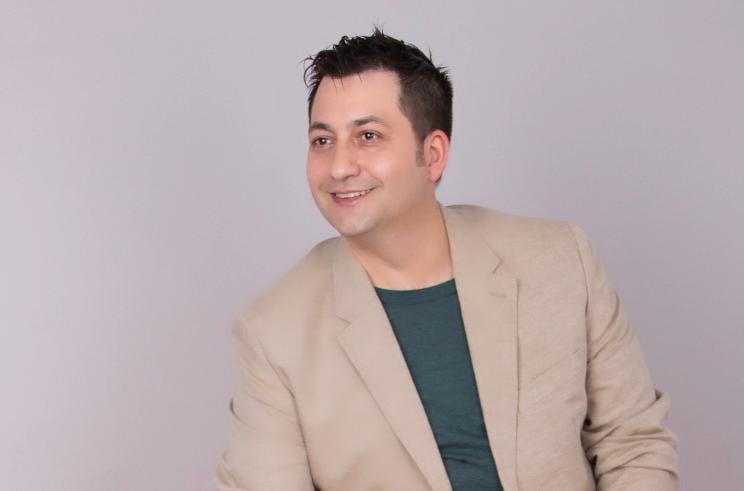 Murat Sökmen : “Aşk İncisi ” adlı şarkımın klibinde  eşimde yer aldı