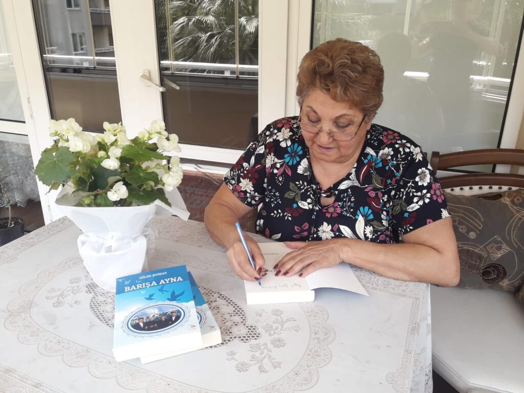 GİDEN YILLAR GERİ GELMİYOR… ANCAK O YILLARDA TOPLUMSAL DUYARLILIK, SAYGIN VE YARARLI YAŞANMIŞSA VARSIN GELMESİN!