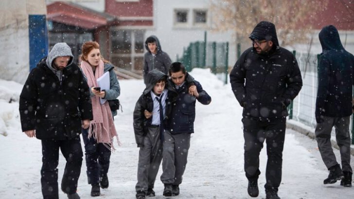 FERİT KARAHAN  “OKUL TIRAŞI” ile 28. AVRUPA FİLM FESTİVALİ PALIĆ’TEN EN İYİ YÖNETMEN ÖDÜLÜYLE DÖNDÜ!