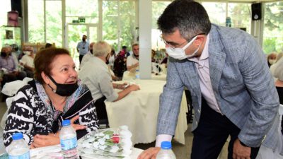 BAŞKAN YILMAZ’DAN HASTANEYE VE HUZUREVİNE BAYRAM ZİYARETİ