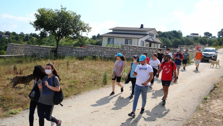 Mysia Yolları’nda gençlerin keyifli yürüyüşü
