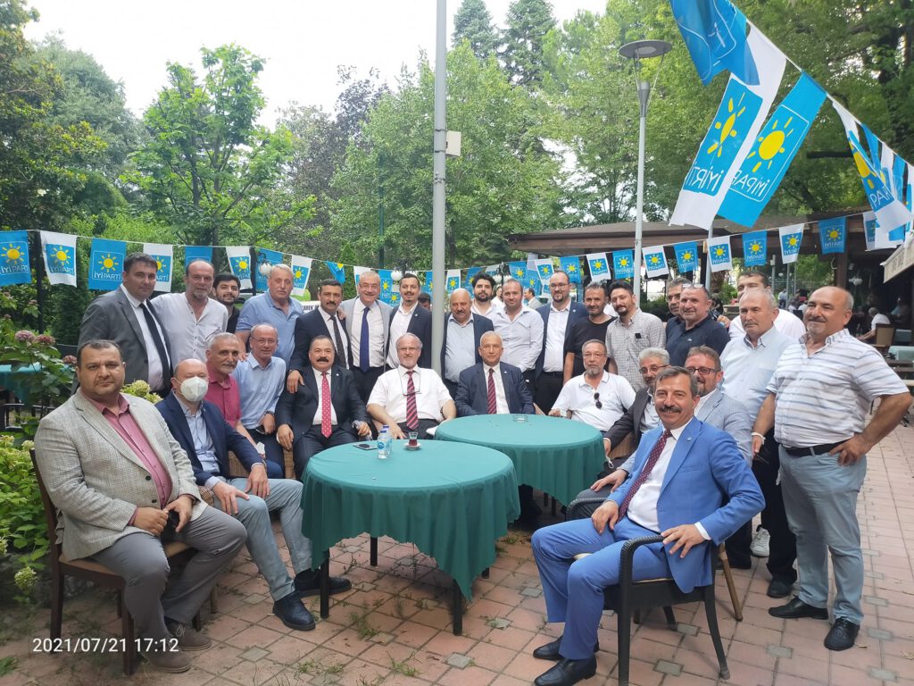İYİ Bayramlaşmada Bursa’da İzdiham!
