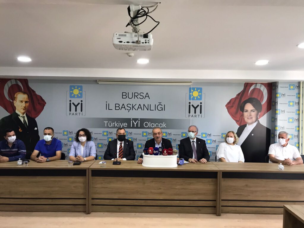 BURSA BÜYÜKŞEHİR; KARAYA OTURMUŞ İŞLEVSİZ BİR GEMİ!