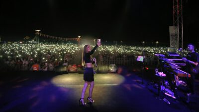 DERYA ULUG’DAN 20 BIN KİŞİLIK SELFIE