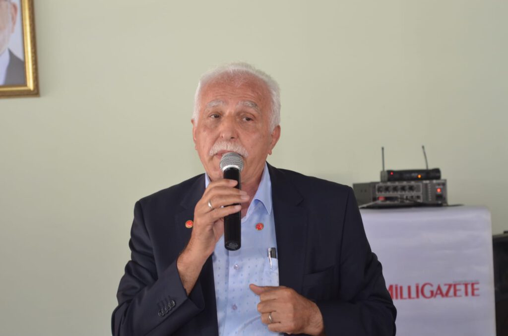 PROF.DR.MUSTAFA KAMALAK BURSA’DA BAYRAMLAŞMADA SAADET İLE BULUŞTU
