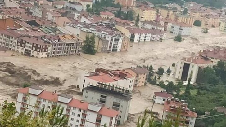 Karadeniz’den peş peşe sel haberleri geliyor!