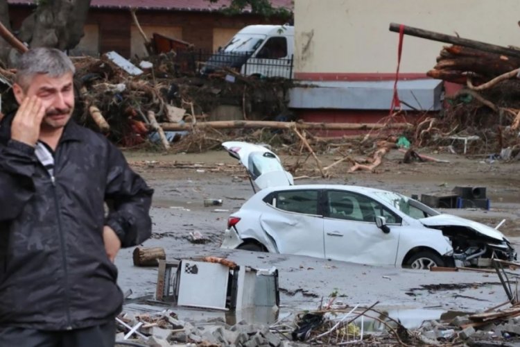 Karadeniz’de sel felaketi! Evler yıkıldı, birçok bölge sular altında