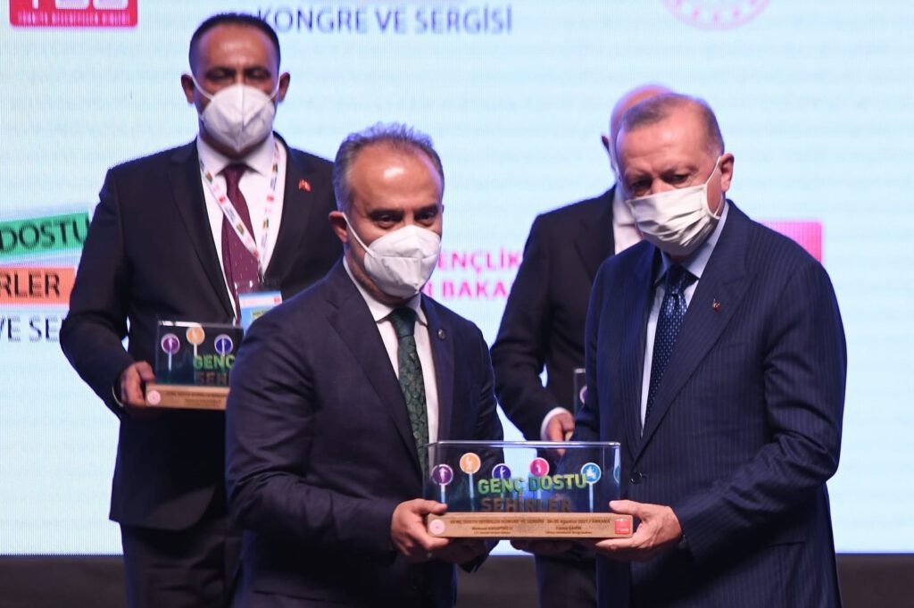 Erdoğan: Afetlerden siyasi rant devşirmenin izahı olamaz