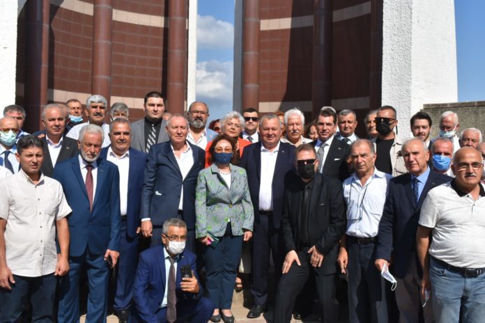 Demokratlardan Gemlik ve İnegöl’e Çıkartma! “Kendi kahramanlarını milletin önünde rencide etmekten çekinmeyen bir akılla, Türkiye yönetilir oldu!”