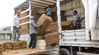 Nilüferli çiftçilerden Manavgat’a anlamlı yardım