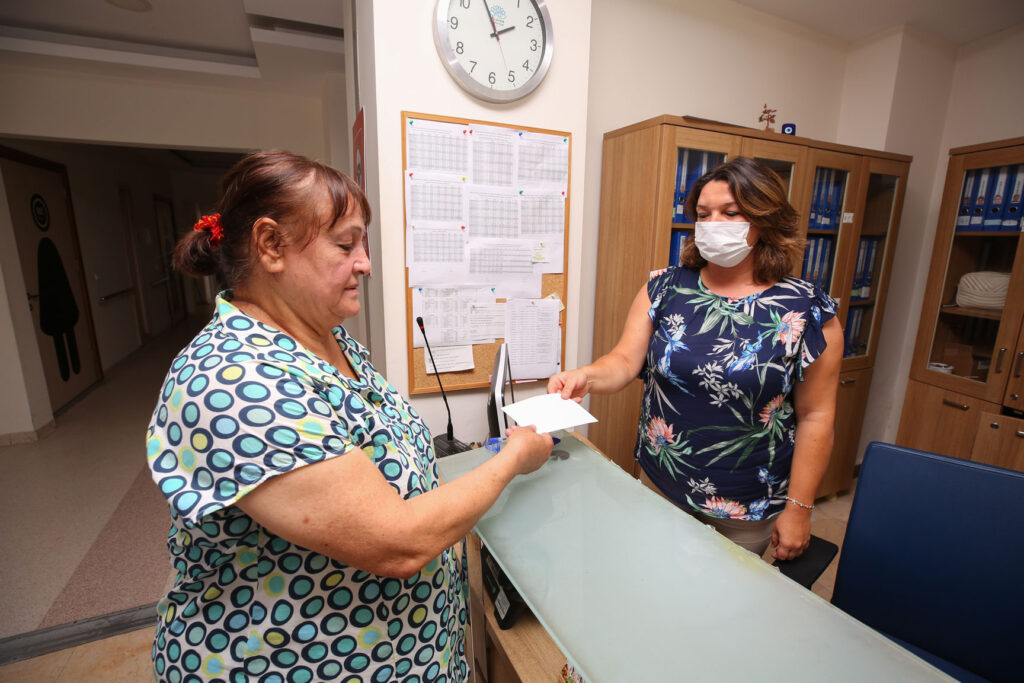 Huzurevinden felaket bölgesine anlamlı destek
