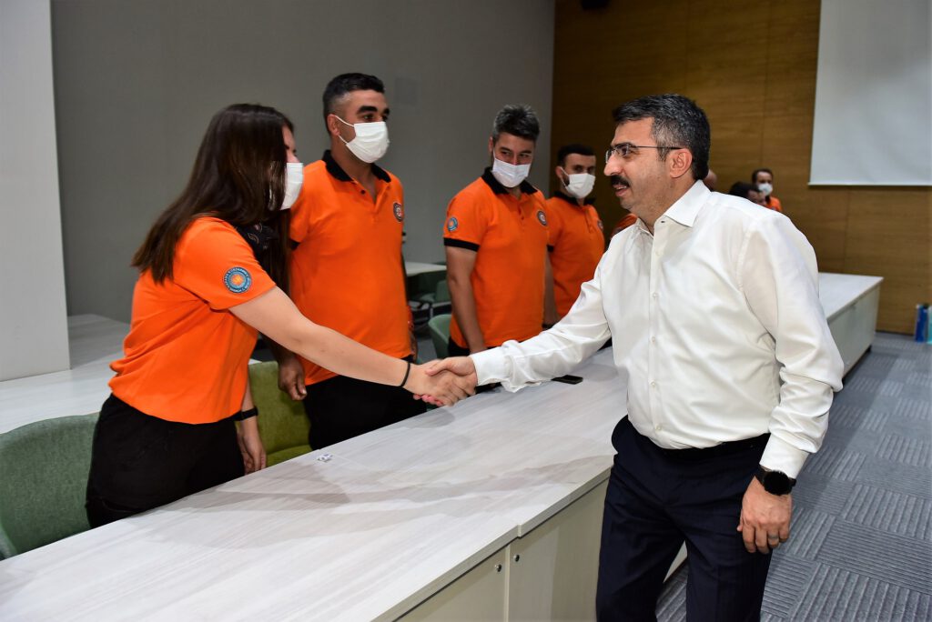 BAŞKAN YILMAZ, KAHRAMANLARI AĞIRLADI