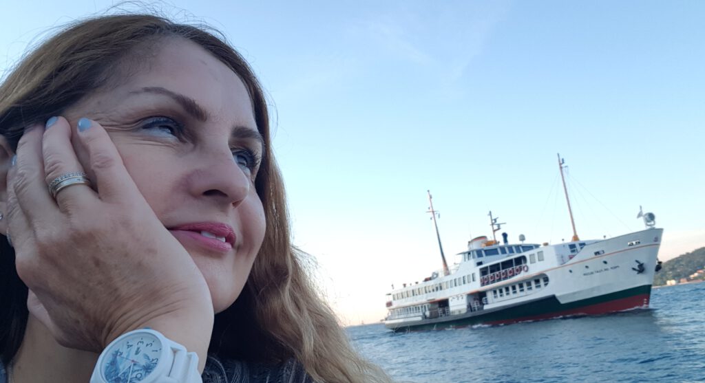 ALMAK ve VERMEK DENKLEMİNİN  EN YALIN ÖRNEKLERİNDEN  BÜYÜ DÜKKÂNI ÜÇÜNCÜ BAHAR EPSİLON LOGOSUYLA RAFLARDA!