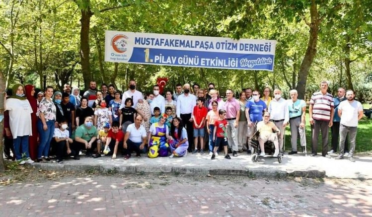 GÖNÜLLERİNCE EĞLENDİLER