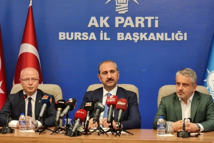 AK Parti’nin tabelasını millet astı!