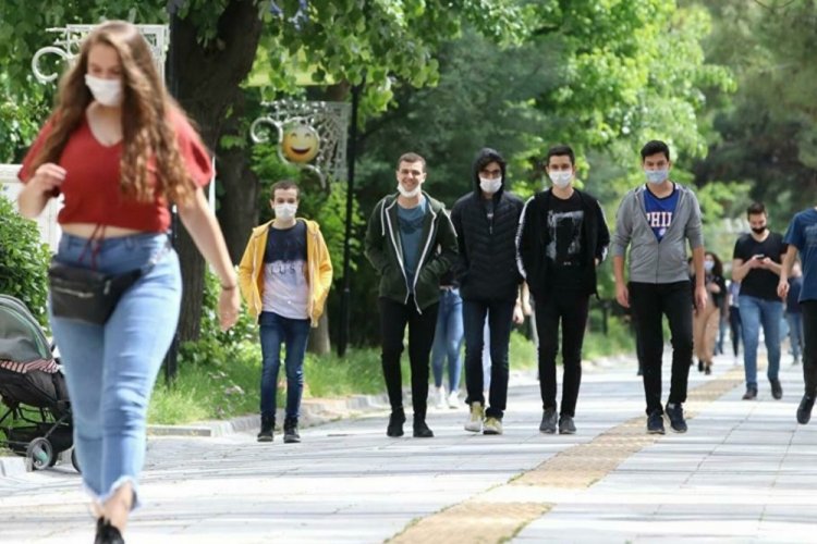 “Z kuşağı, günde 25 lirayla geçinmeye çalışıyor”