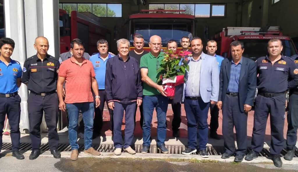 Demokratlar İtfaiyecileri Yalnız Bırakmadı!