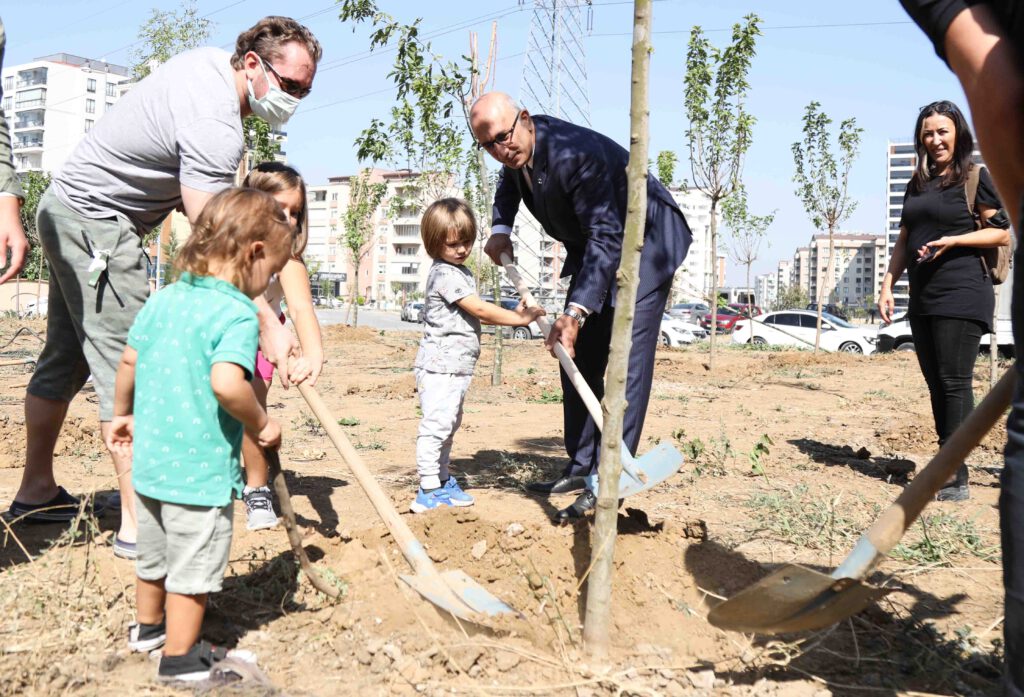 Nilüfer’in yeşiline yeşil kattılar