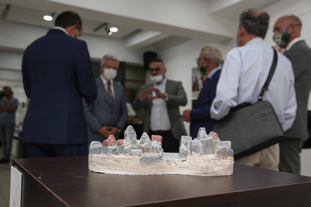 Hollanda’ya göçü anlatan “Gurbette” sergisi Nilüfer’de