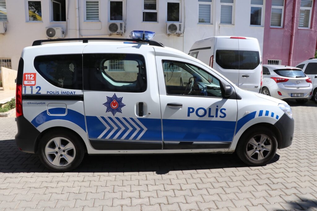 Medcem Çimento, Emniyet Müdürlüğü’ne 3 adet araç bağışladı