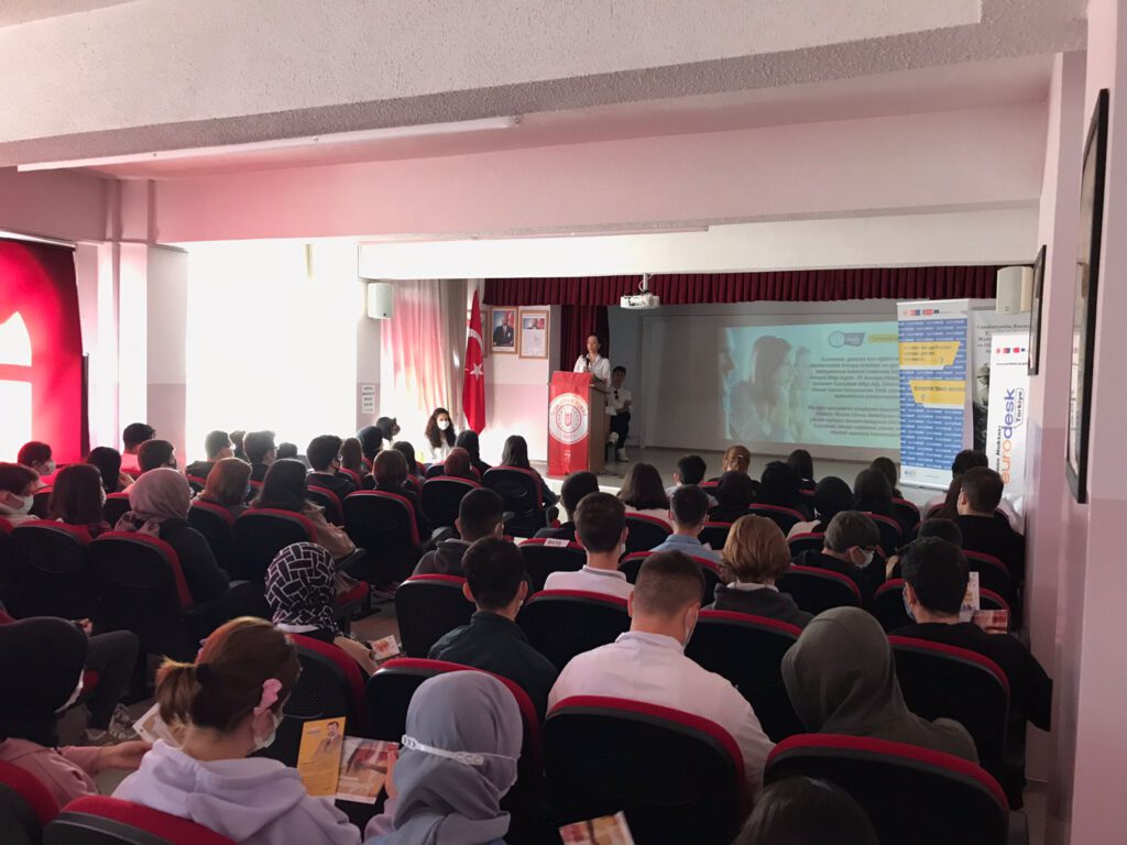 GÜRSULU GENÇLER İÇİN AVRUPA IŞIĞI