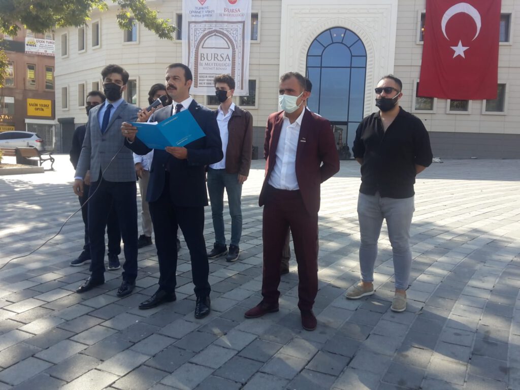 Yani dar tanımlı genç işsizlik verilerine göre her dört gencimizden birisi işsizdir!