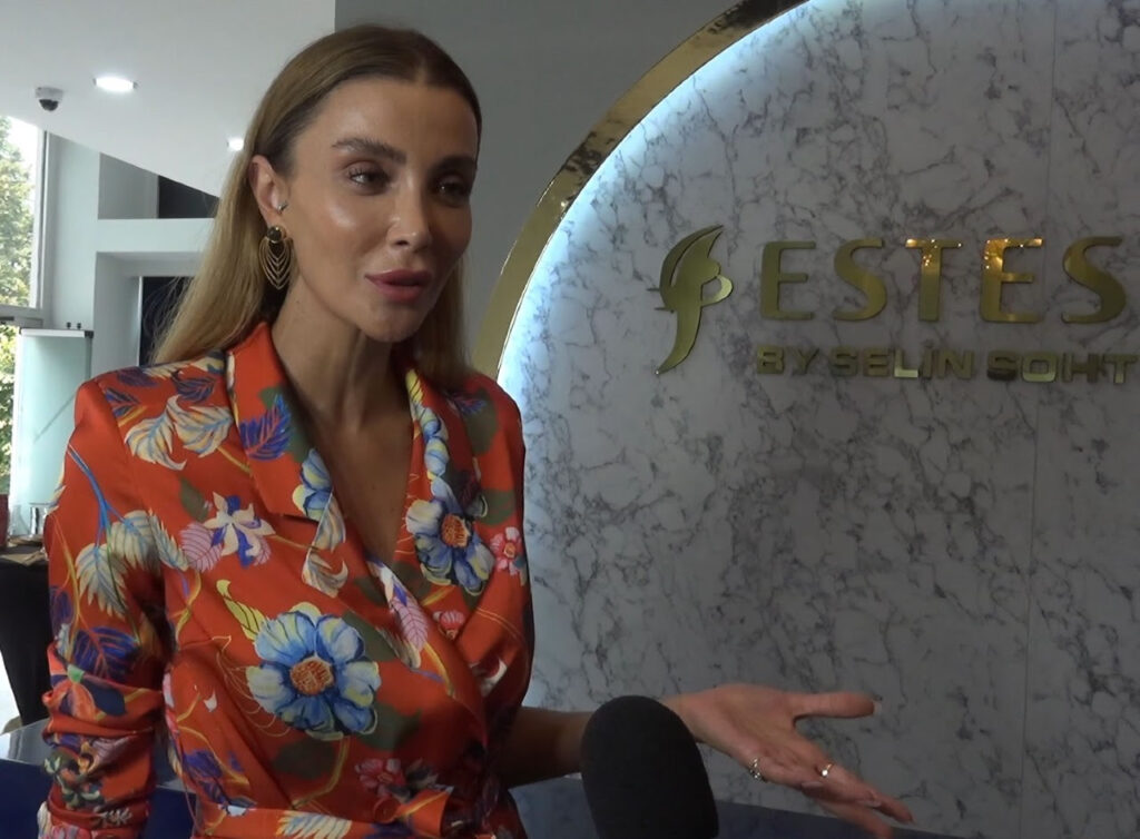 ÖZGE ULUSOY: “GÜNDE 50 KERE EVLENME TEKLİFİ ALIYORUM”
