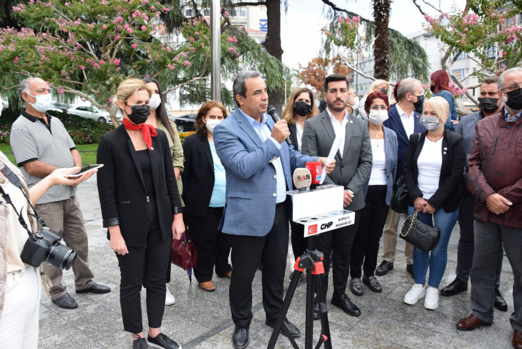 CHP ÖRGÜTÜ ATA’NIN MANEVİ HUZURUNDA