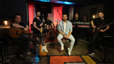 UĞUR ETİLER’İN akustik şarkılar serisinin ikinci single’ı ‘Ters Açı’