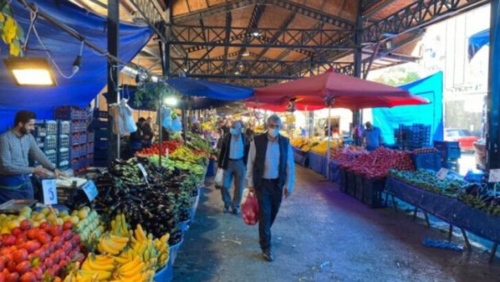 Gökdere Pazarı’nda alışverişe çıkan vatandaş da satış yapamayan esnaf da dertli!
