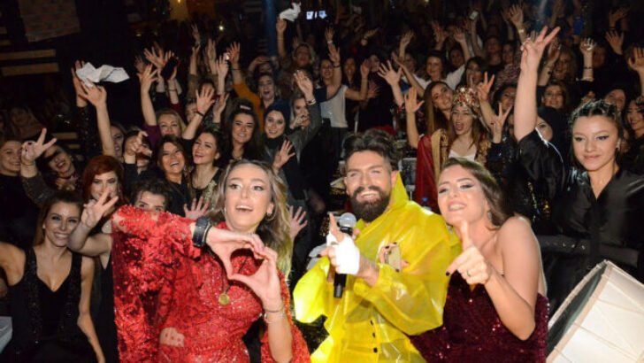 KADINLAR GİŞEYİ KAPATTI   MEHMET ÇEVİK KAPALI GİŞE