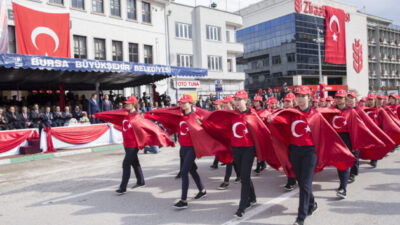 Bursa’da 29 Ekim coşkusu! Protokol Krizi Bursa’daki coşkuya limon sıktı!