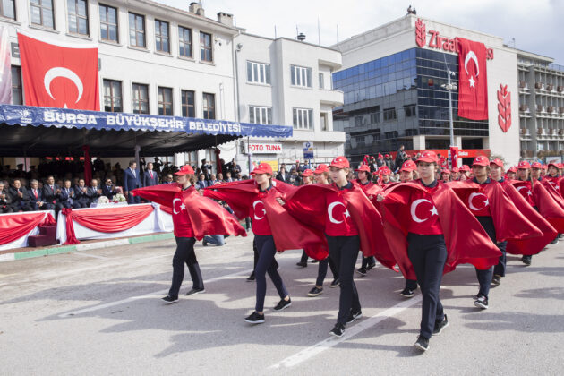 Bursa’da 29 Ekim coşkusu! Protokol Krizi Bursa’daki coşkuya limon sıktı!