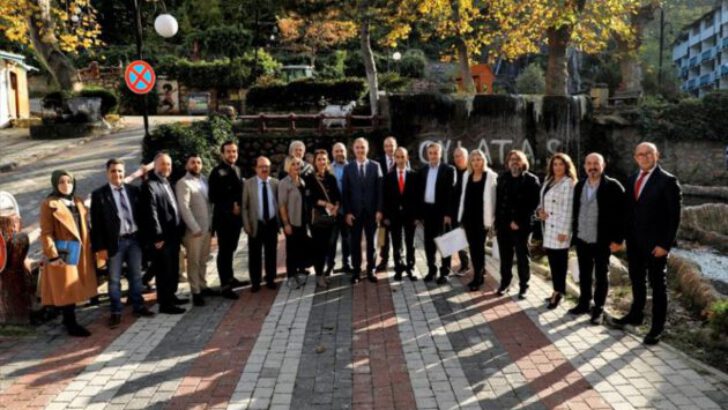 İnegöl Belediye Başkanı Taban köşe yazarlarıyla buluştu