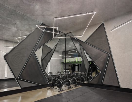 Beril Khalaf Interiors’tan Yaratıcı ve Dramatik Bir Spor Mekanı: 7.15 GYM