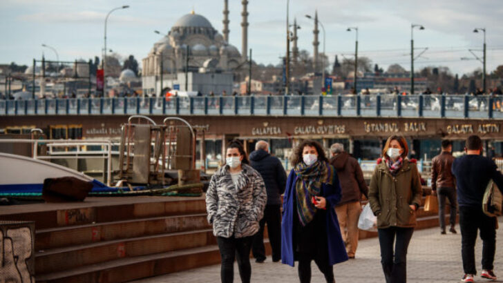 Her 100 korona hastasından 3’ünde inme görülüyor