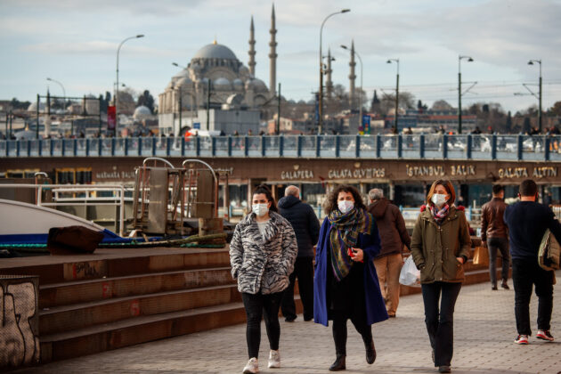 Her 100 korona hastasından 3’ünde inme görülüyor