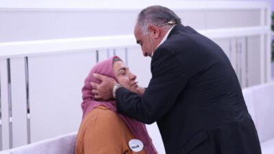 Yeşilçam filmlerini aratmayacak aşk hikayesi..  38 yıllık ilk aşkına Esra Erol’da kavuştu.